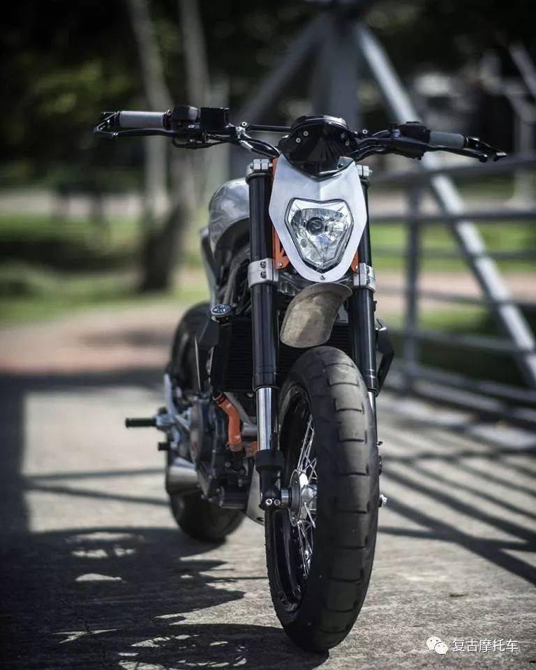                     每日一车 | KTM 390 Duke