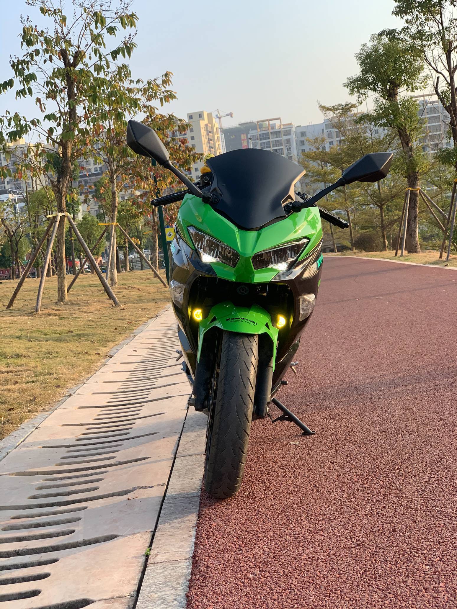 川崎Ninja400 原厂车灯不敷亮？———处理方案来了