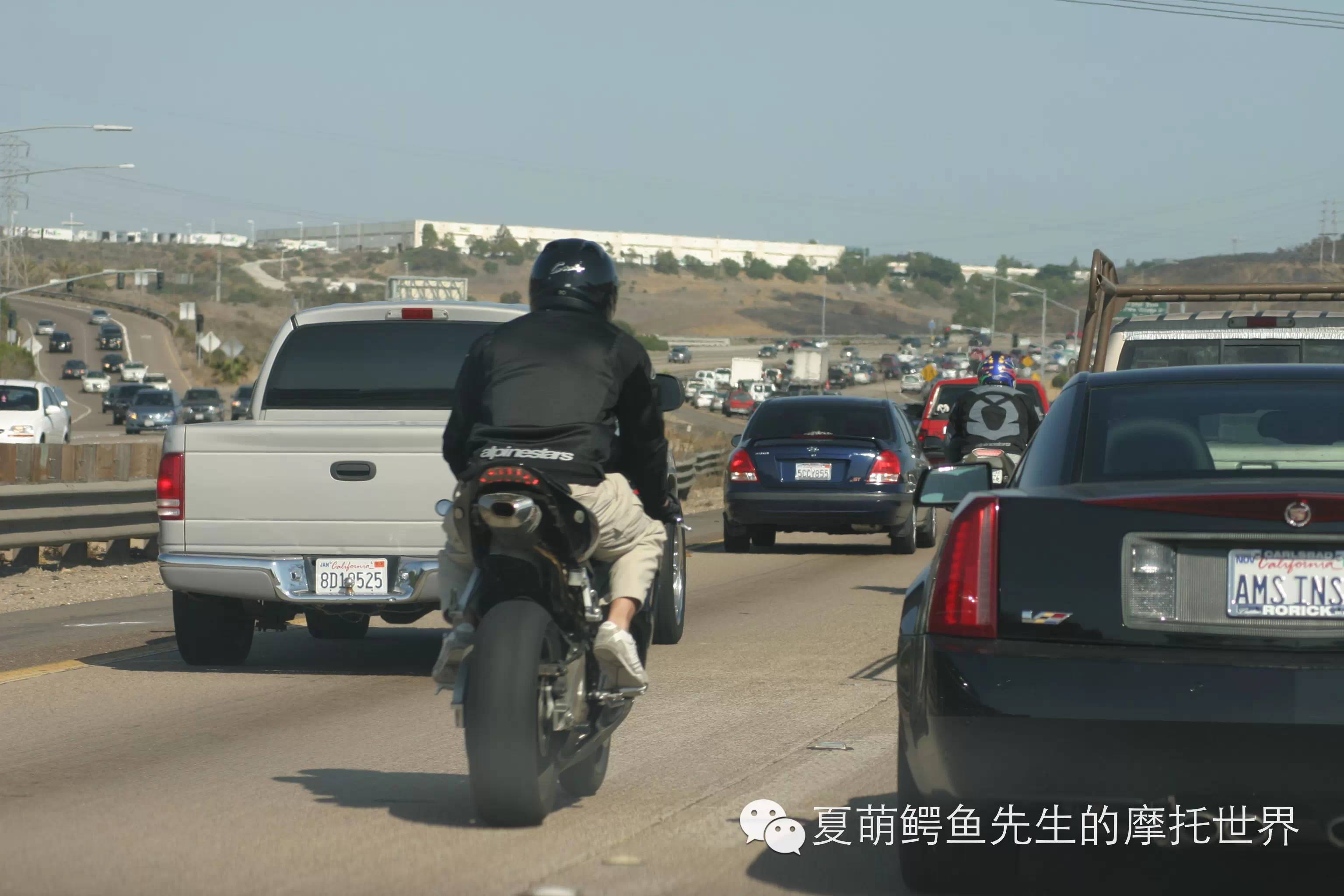 若何在堵成狗的城市交通里平安穿车而行