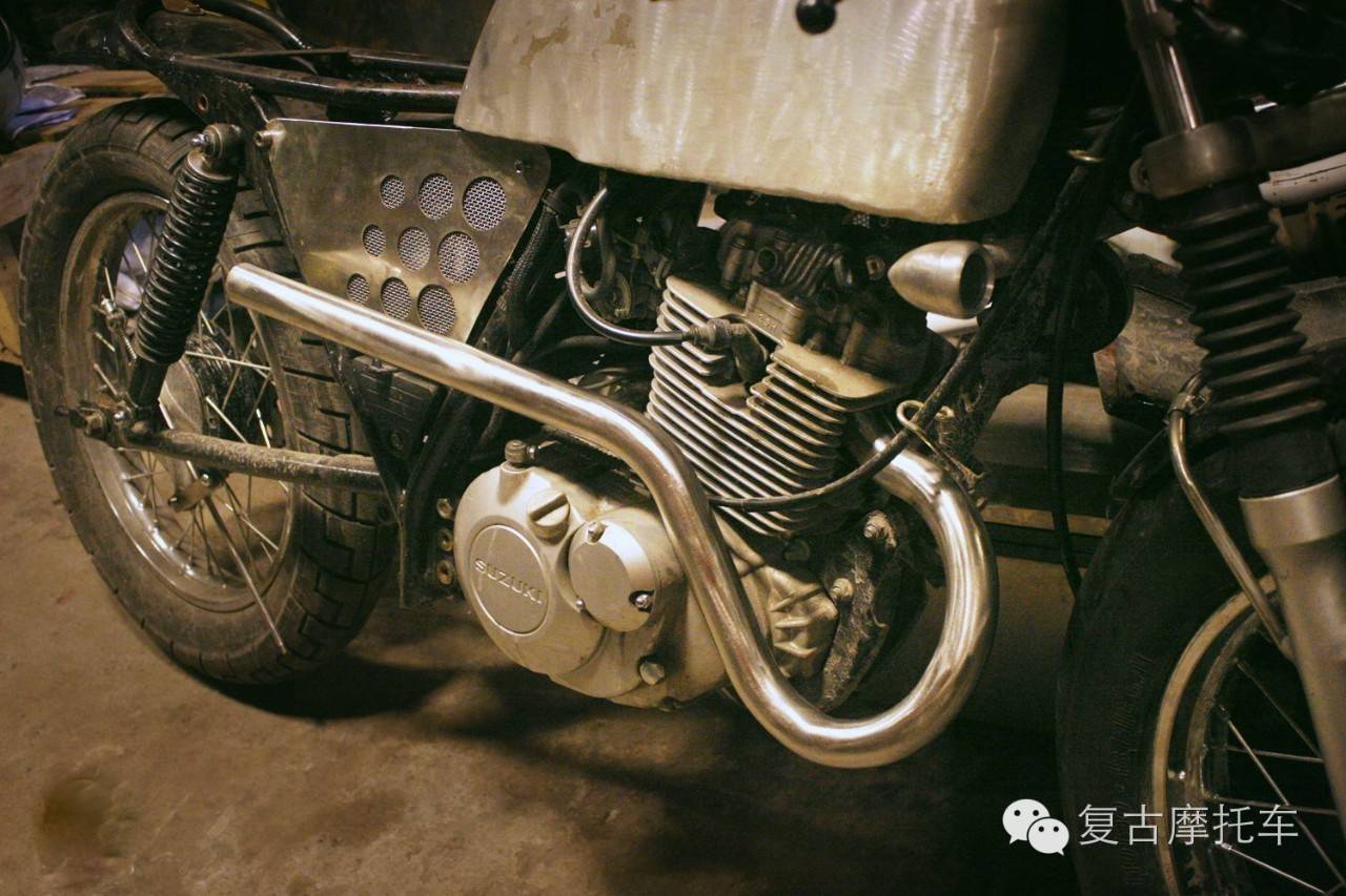 SUZUKI EN150A CAFERACER