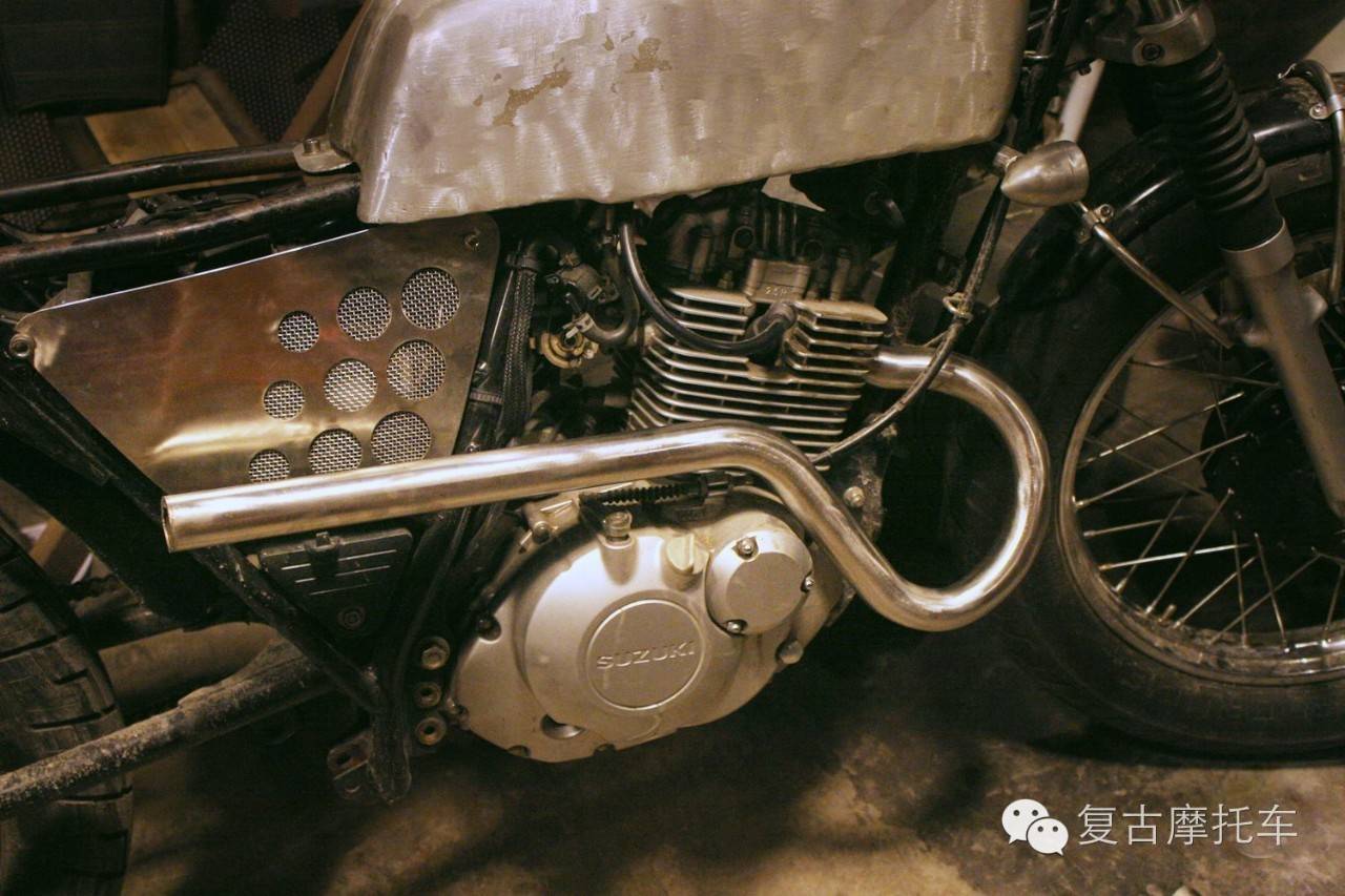 SUZUKI EN150A CAFERACER