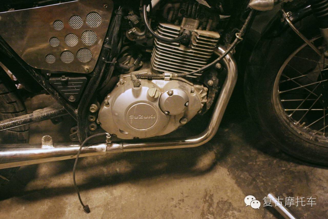 SUZUKI EN150A CAFERACER