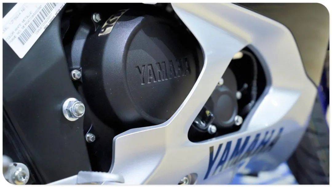 [ YAMAHA ] 2022 YZF-R15M 实车观赏:M版专属设备、V3/V4 版本细节差异先容!