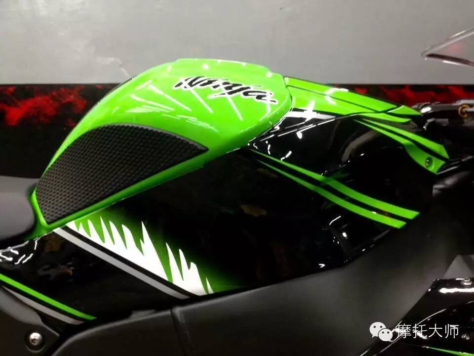 牛头重装升级| ZX-10R爆改三重奏：下赛道，天蝎和欧林斯更配哦~