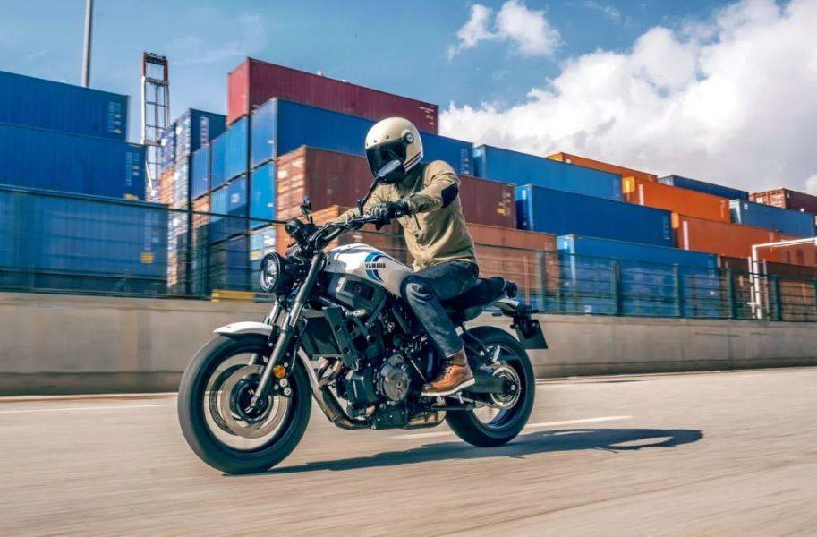 Yamaha 2022 XSR700 复古车，纯图欣赏