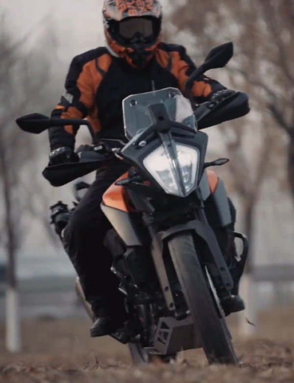 MOTO小峰试驾报告—KTM 390 ADV