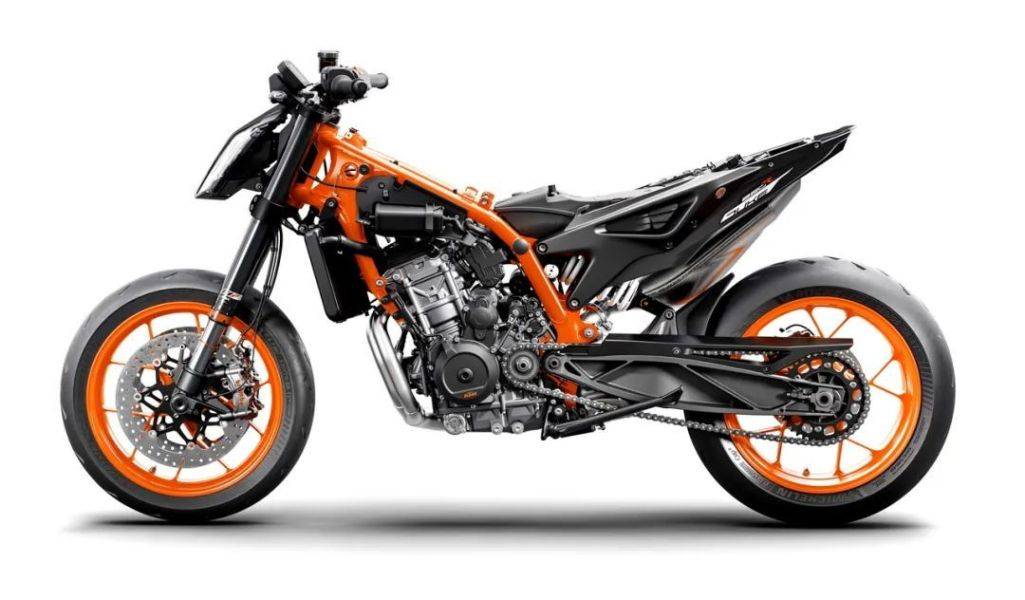 简讯：KTM 将推新的 890 Duke R、2022 款的 CBR1000RR