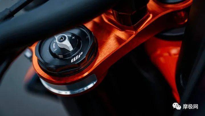 2022款KTM 890 DUKE R新配色亮相 规格不变