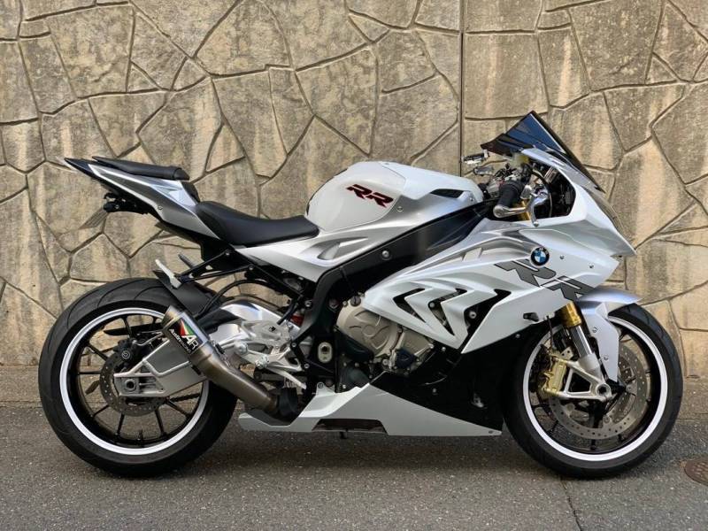 即使生活不易，但也不要忘了自己的梦想！（宝马s1000RR）