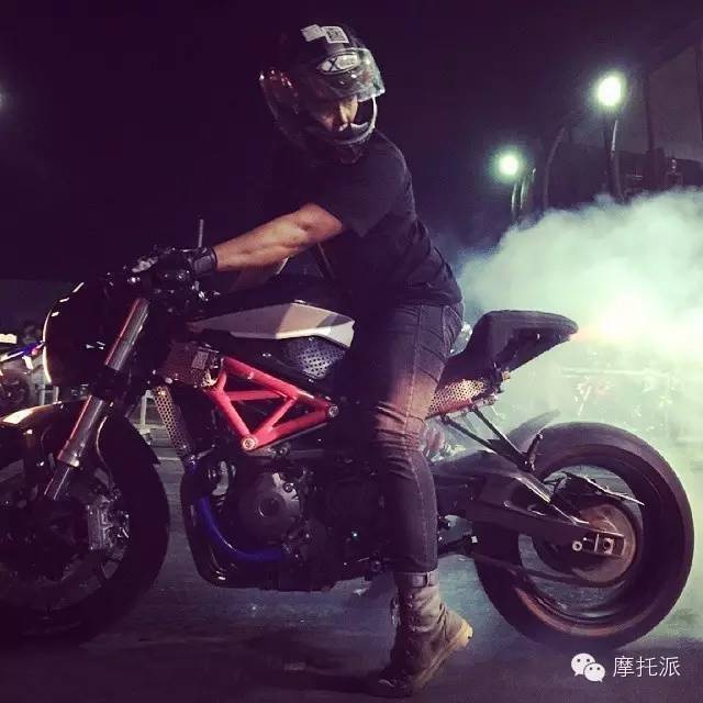 百变大咖秀 贝纳利黄龙改装 cafe Racer