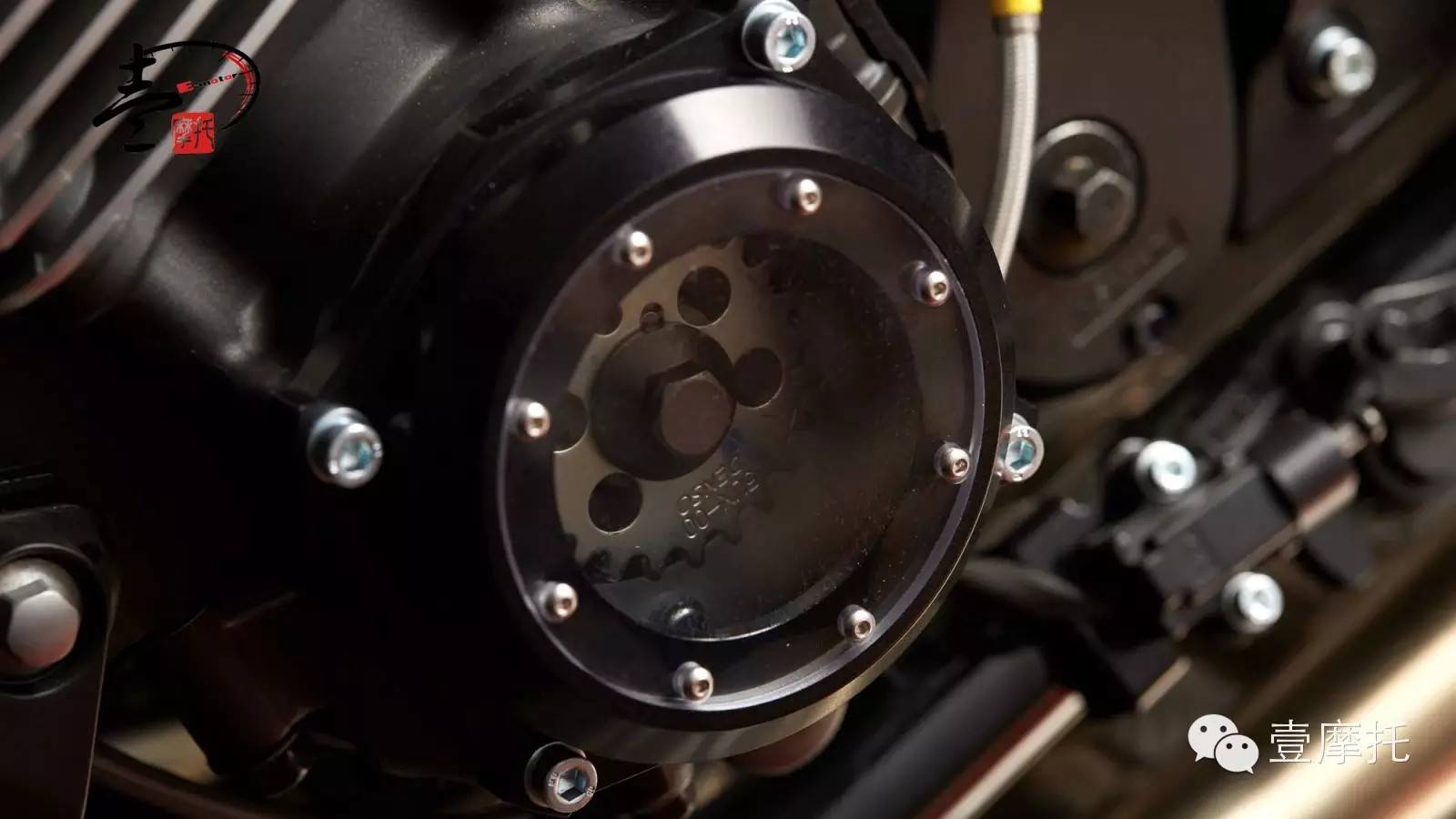 【多图】雅马哈 XJR1300改装 Cafe 咖啡复古机车