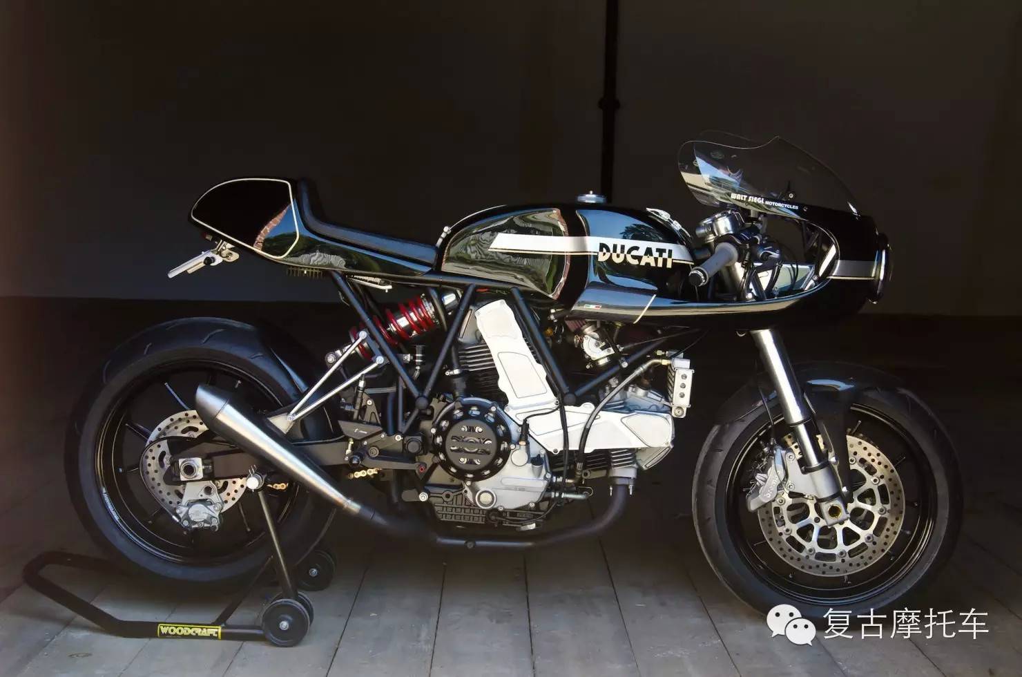 杜卡迪改装咖啡复古机车 cafe racer