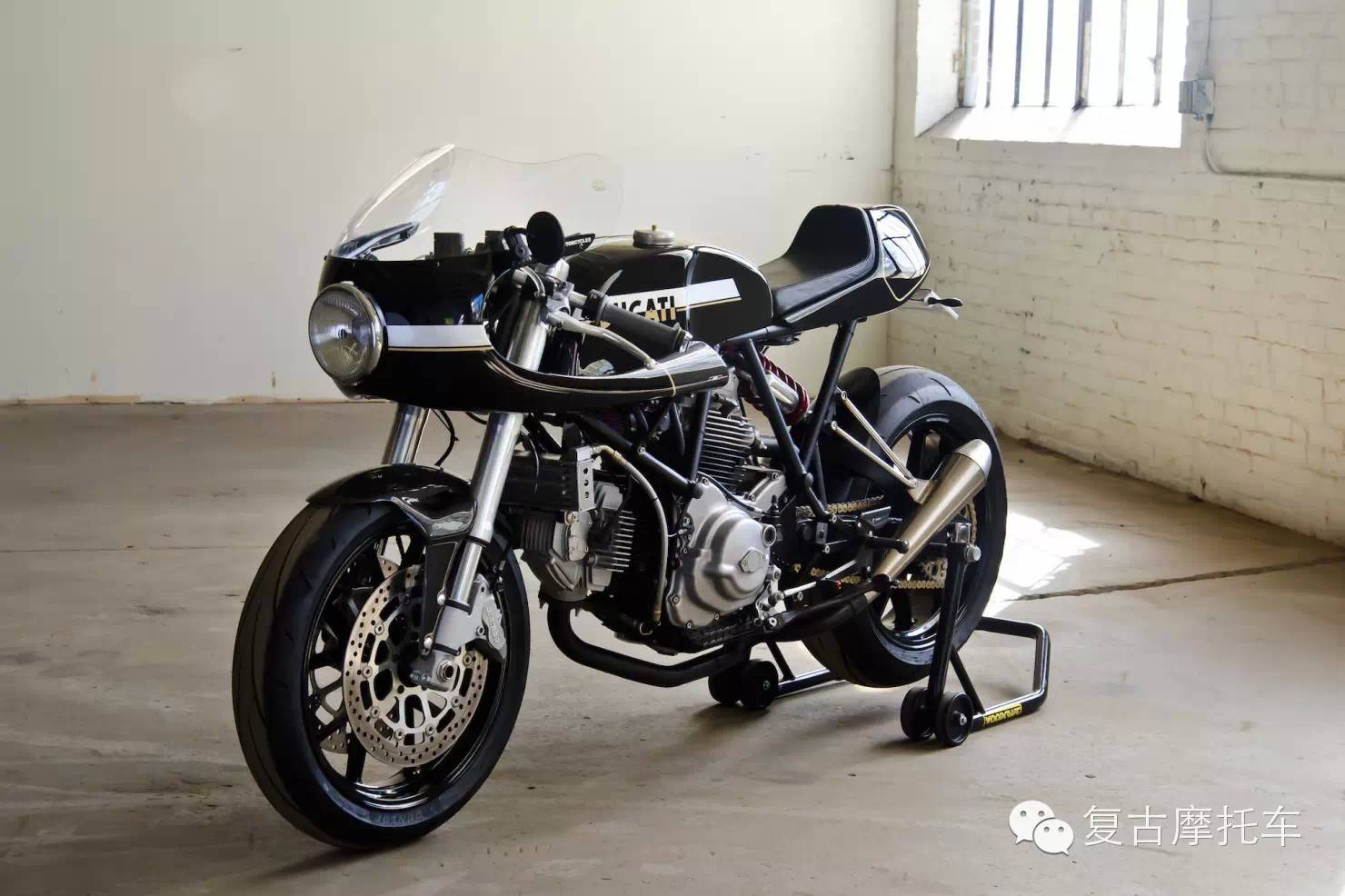 杜卡迪改装咖啡复古机车 cafe racer