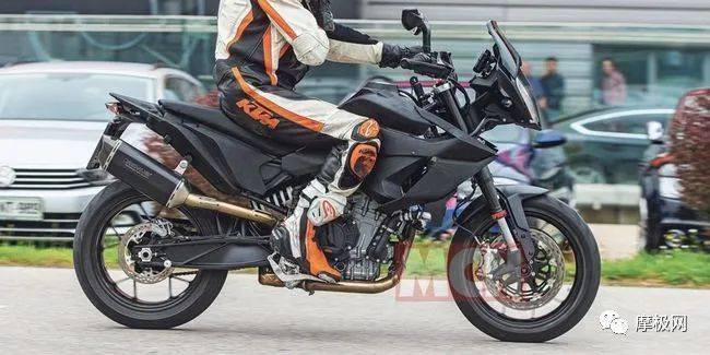 KTM 890 ADV改款谍照曝光