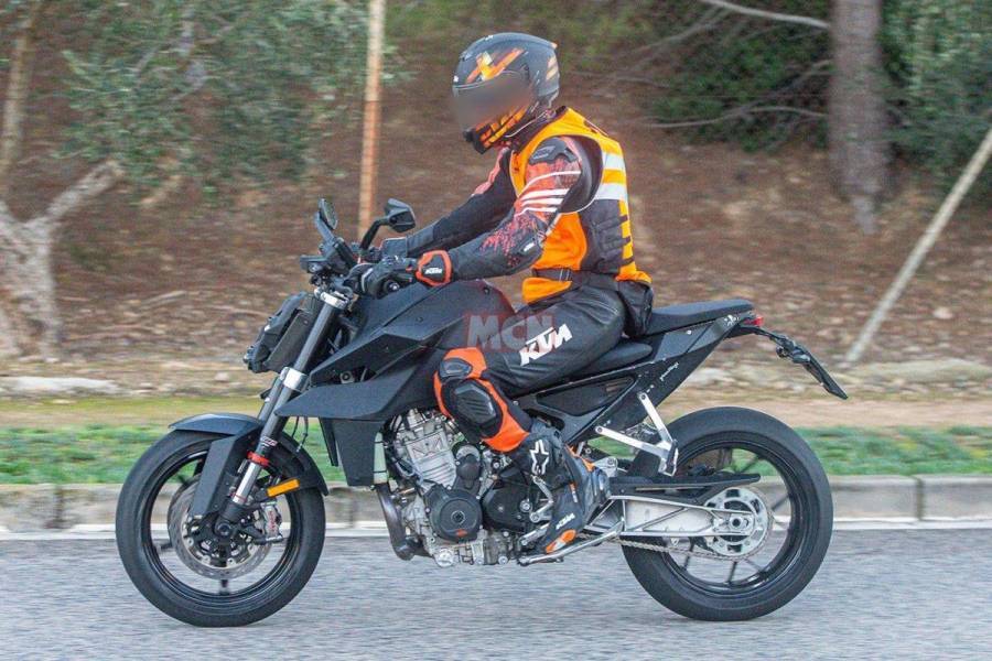 一改分裂式头灯！KTM 990 Duke、RC990即将问世