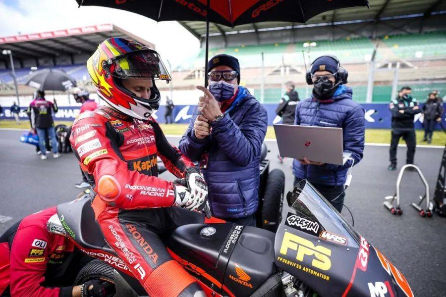 友力企业邀你关注:Moto3 法国站、吉斯尼 Moto3 遭遇连环摔车