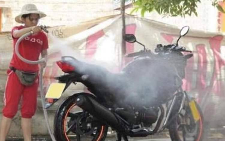 你真的会洗你的摩托车吗？