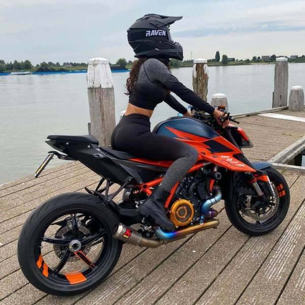 女骑与KTM1290sdr