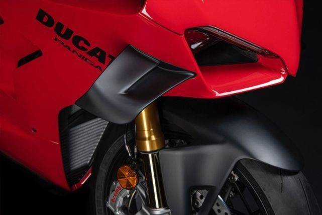 杜卡迪Panigale V4发布更新 配置更高 动力更强