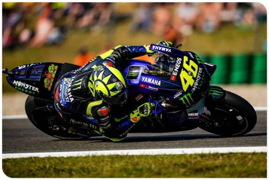 [ MotoGP ] 大哥没有输?Valentino Rossi 的转队并不会影响 YAMAHA 赛车的开发……