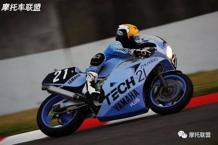 一代名驹,雅马哈FZR750R OW-01