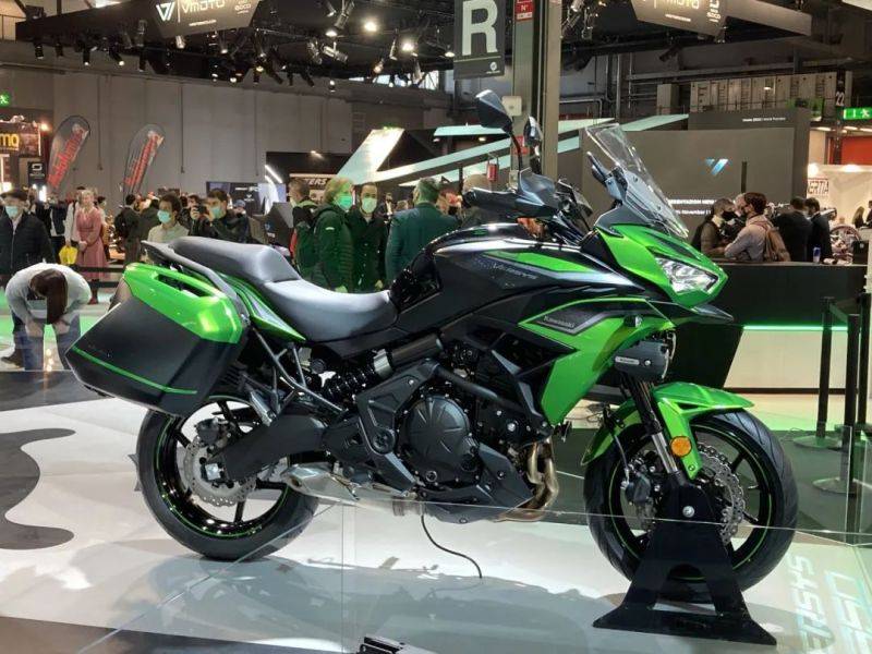 米兰车展 | 川崎Versys 650异兽改款，加入牵引力控制、全彩液晶仪表