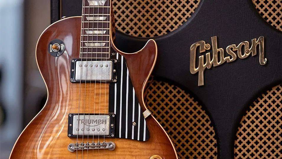 凯旋T120 x Gibson,联名打造独一无二的摩托车和吉他