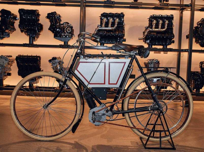 凯旋总部欣克利，将展示拥有120年历史的第一辆凯旋摩托车。