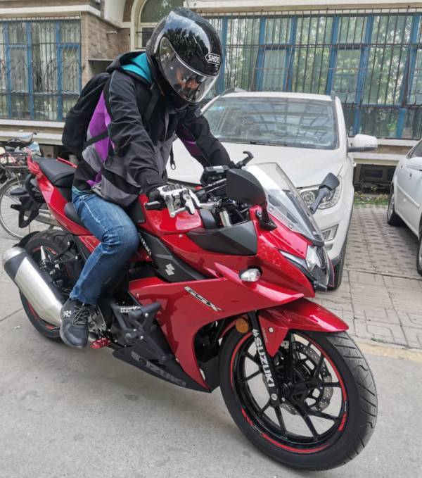 3万内最适合圆机车梦的仿赛街车-豪爵铃木GSX250R