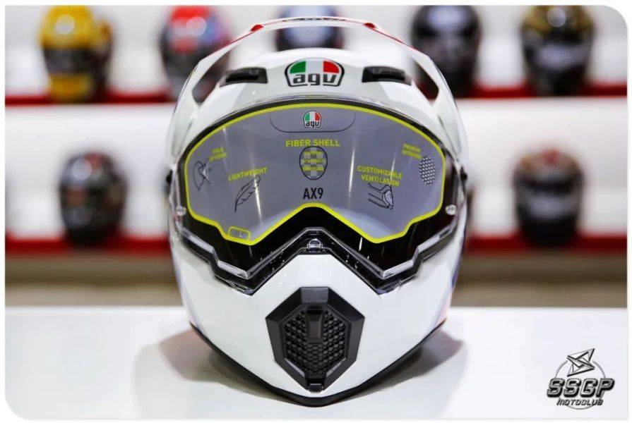 [ AGV ] AX9 碳纤维，多变 OFF-ROAD 佩戴方式，超轻拉力盔现货销售……