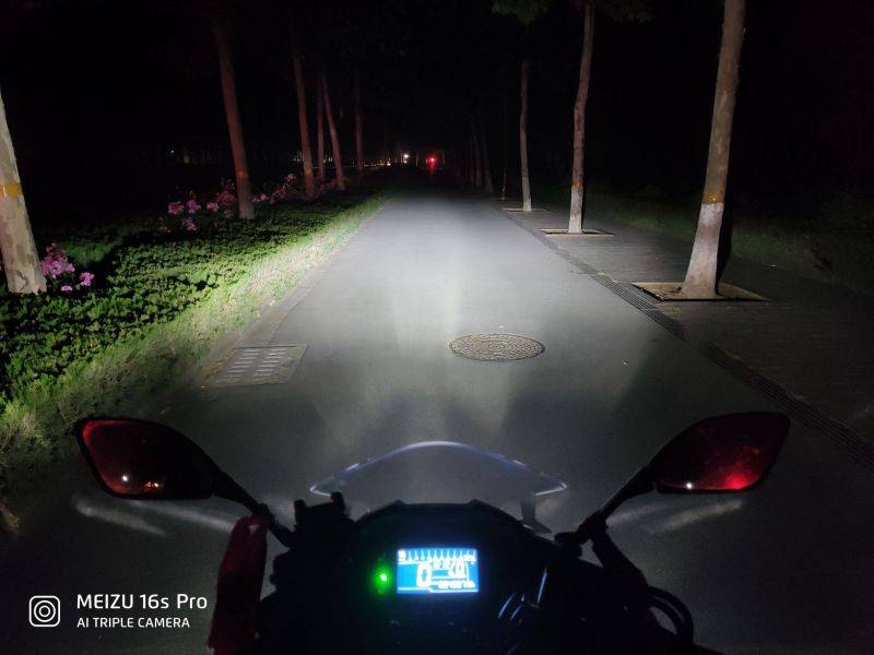 gsx250r加装未来之眼射灯夜间照明效果实测