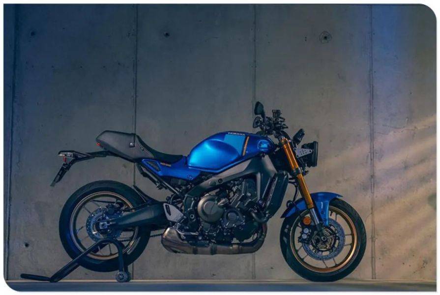 [ YAMAHA ] 2022 XSR900 发表:内外全面更新、80 年代 WGP 厂车轮廓上身!