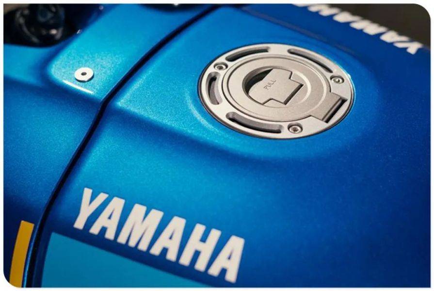 [ YAMAHA ] 2022 XSR900 发表:内外全面更新、80 年代 WGP 厂车轮廓上身!