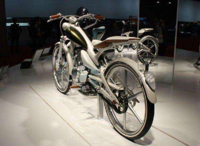 雅马哈“新式”摩托车，重不到60kg，搭载125单缸引擎，皮带传动