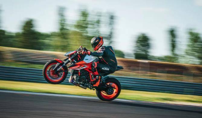 KTM1290 超级 DUKE 海外全新发布