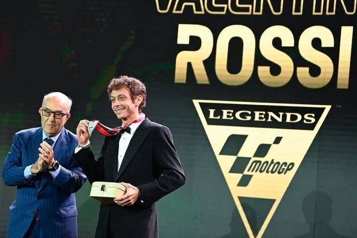 VR46猴王罗西完成职业生涯谢幕演出，入选MotoGP名人堂