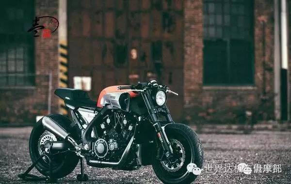 车型——雅马哈VMAX30周年纪念改装版“直线疯子”