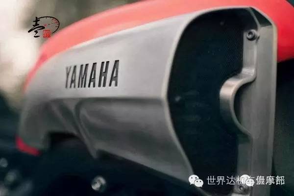 车型——雅马哈VMAX30周年纪念改装版“直线疯子”