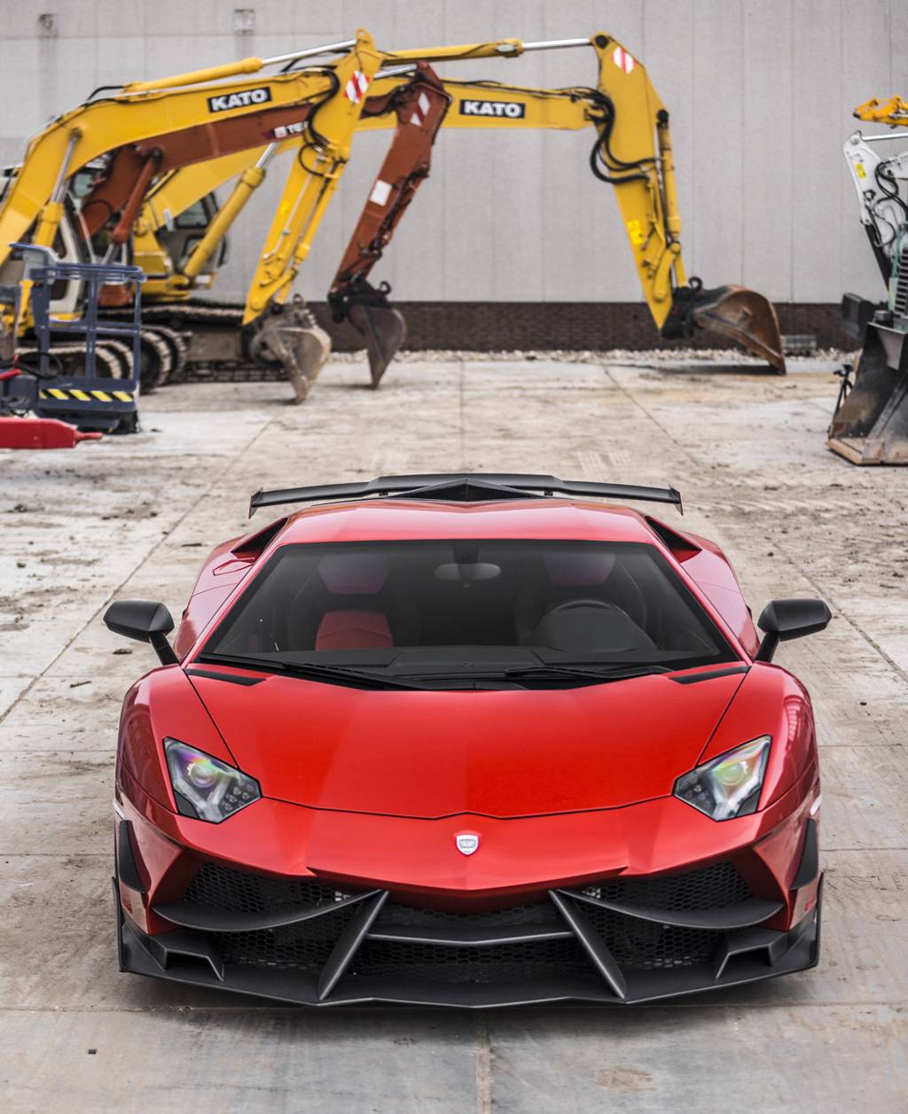 兰博基尼 Aventador LP700-4 ，改装后绝对是一头霸气十足的蛮牛