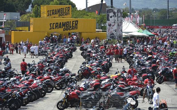 泰国试驾2015凯旋 DUCATI SCRAMBLER强劲低扭复古车