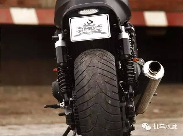 复古街霸 ZRX1200摩托车