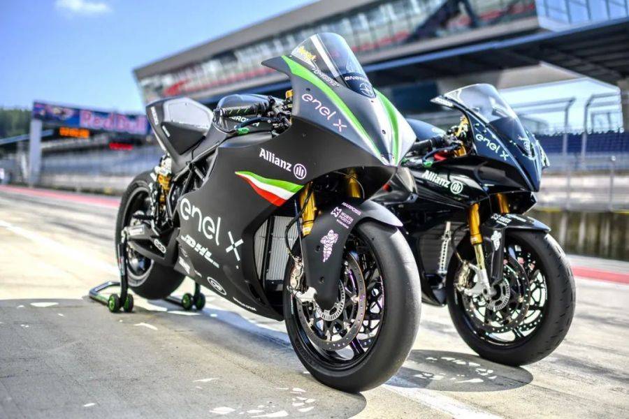 杜卡迪自 2023 年起为 MotoE 世界杯提供电动赛车