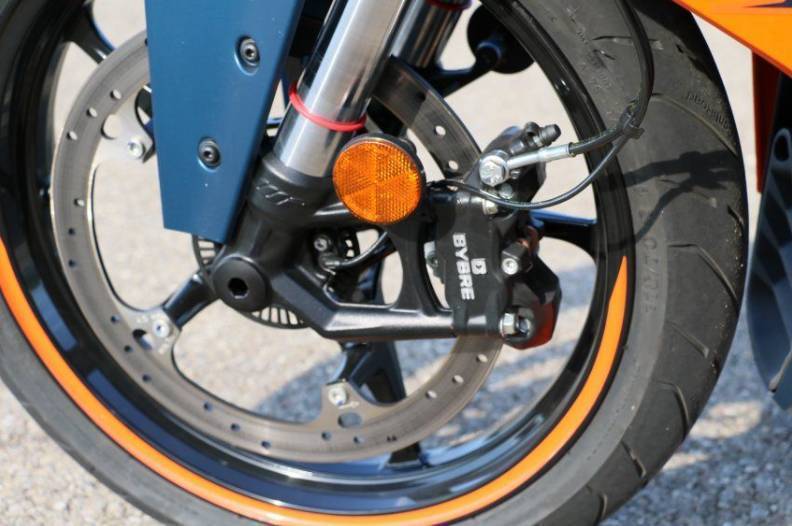 2022款 KTM RC390试驾评测：更纯粹的驾驶乐趣