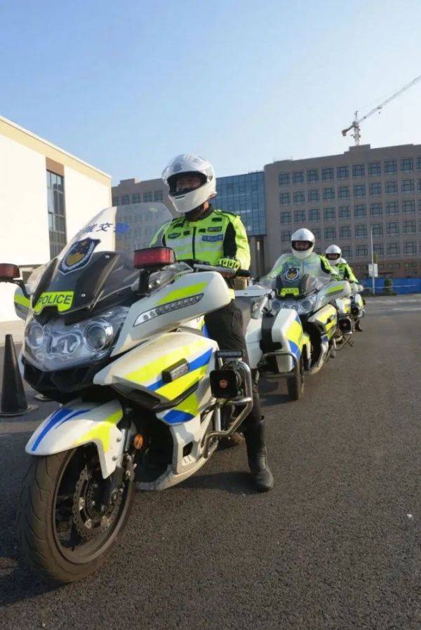 酷!11月4日至5日安徽公安交警摩托车驾驶技能比武竞赛在合肥启动!宣城公安交警抖音将全程直播!