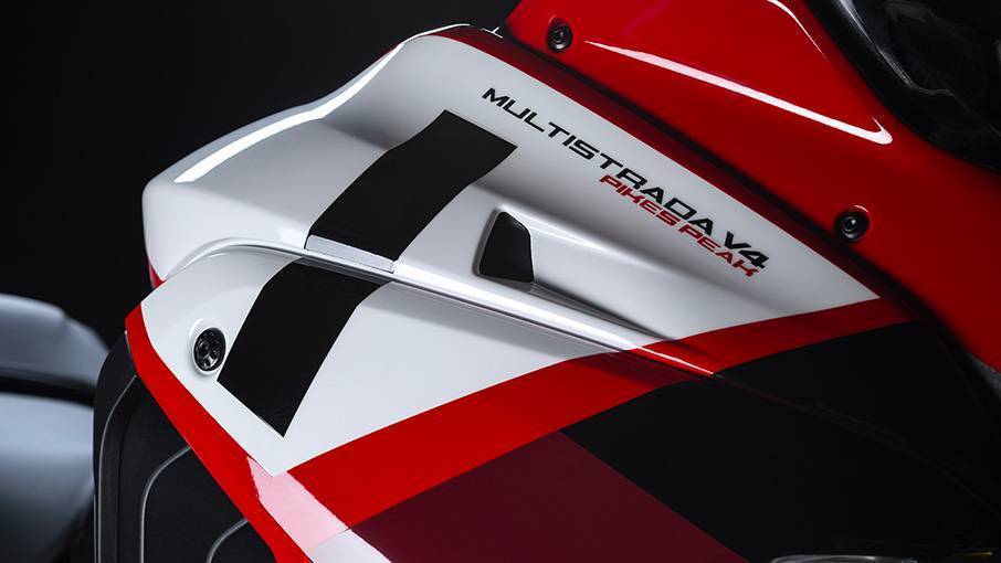 杜卡迪2022年第三款新车，更运动的MTS V4派克峰版发布