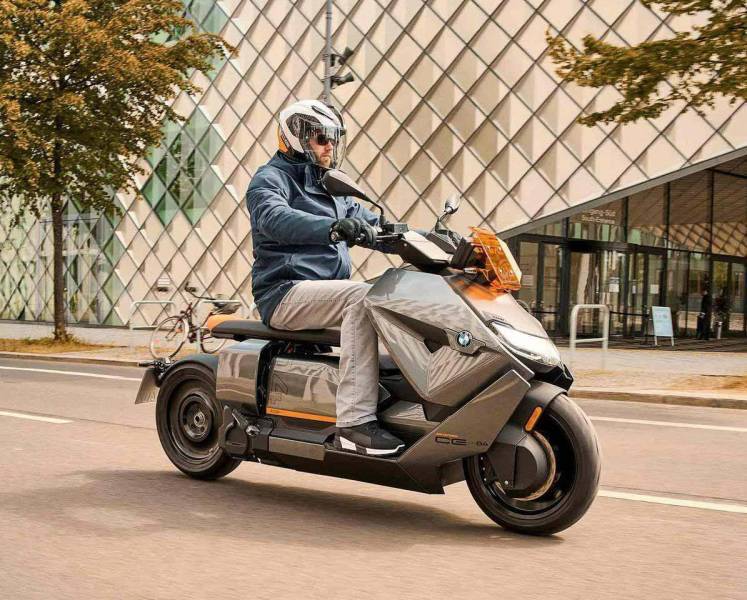 外媒评选9款2021年度自动挡摩托，电动摩托不少，本田优势大