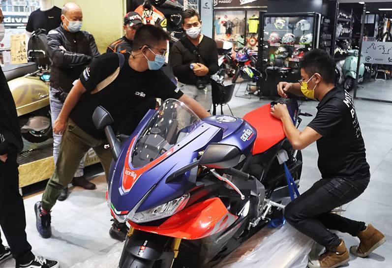 2021 aprilia RSV4 Factory-香港开箱