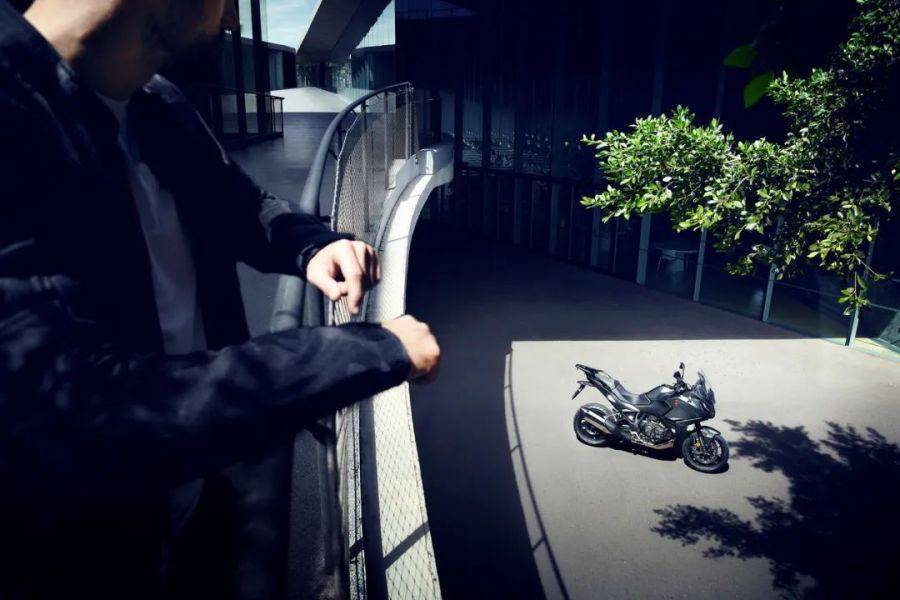 Honda 全新运动旅行车 NT1100:户外特写