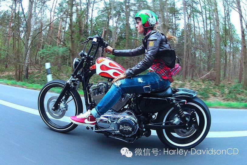 改装赏析：属于女车手的HarleyDavidson Sportster ！