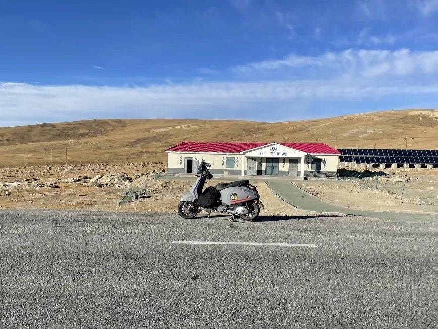 一个人，一辆车，骑着Vespa摩旅新疆